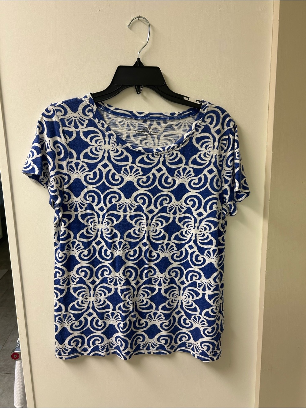 Vineyard Vines Blue and White Short Sleeve Patterned Tee